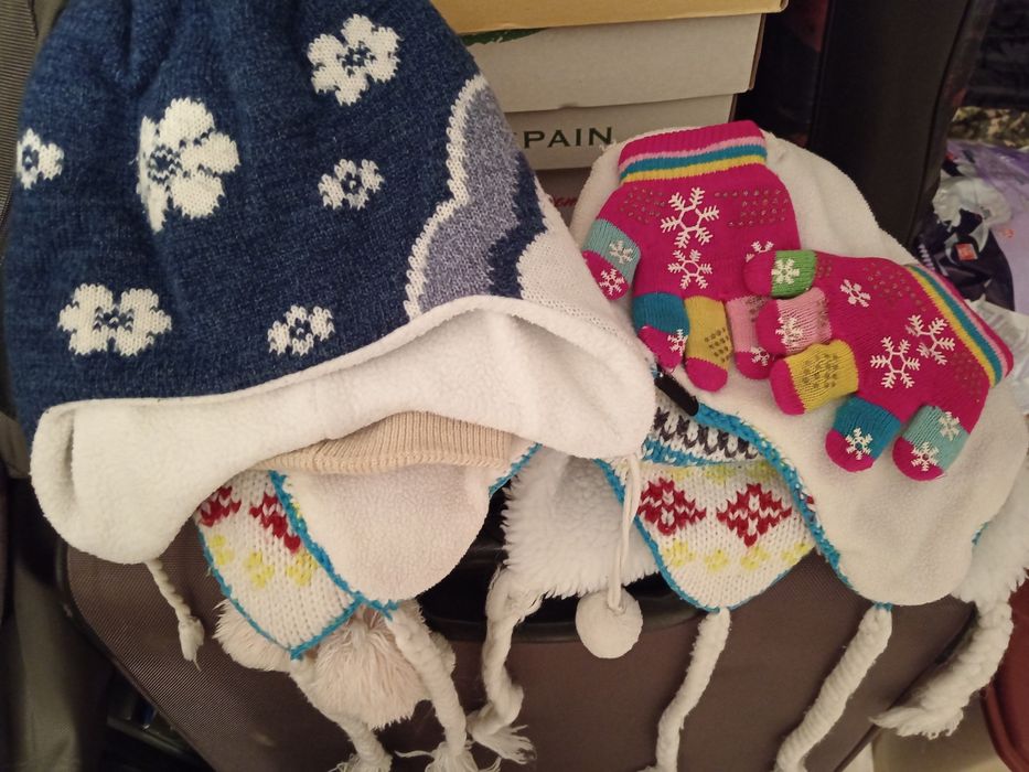 Детские шапки для разных возростов очень хорошем состоянии