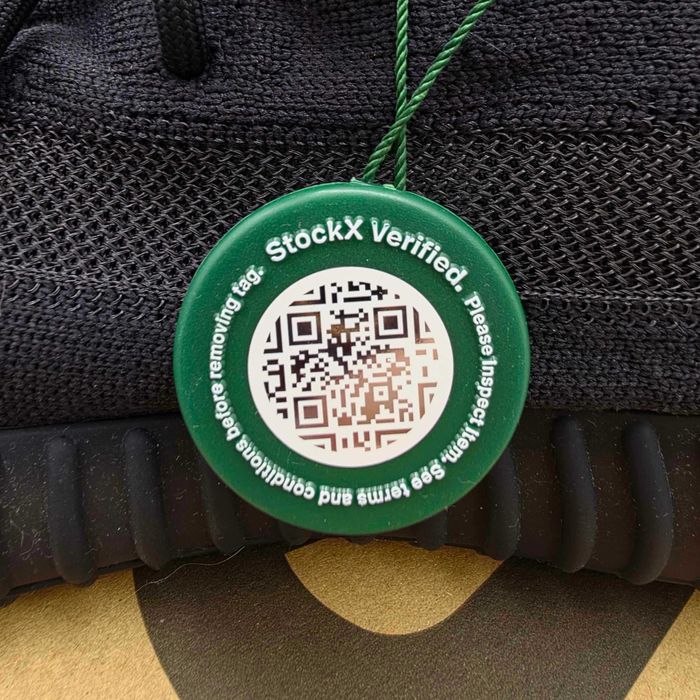 Yeezy Boost 350 V2 Onyx (STOCKX VERIFIED) Marimi: 43 1/3 + 44