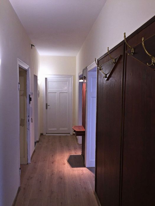 ОТ СОБСТВЕНИК- тристаен апартамент 72 кв.м.  с парко място в двор