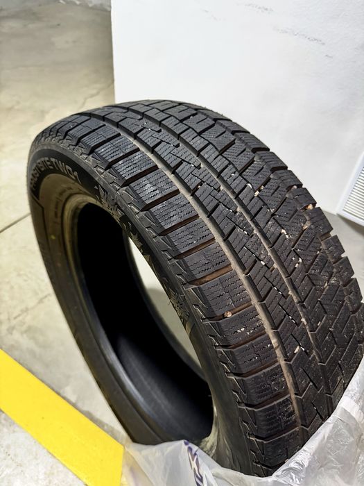 Зимние шины 235/60/R18