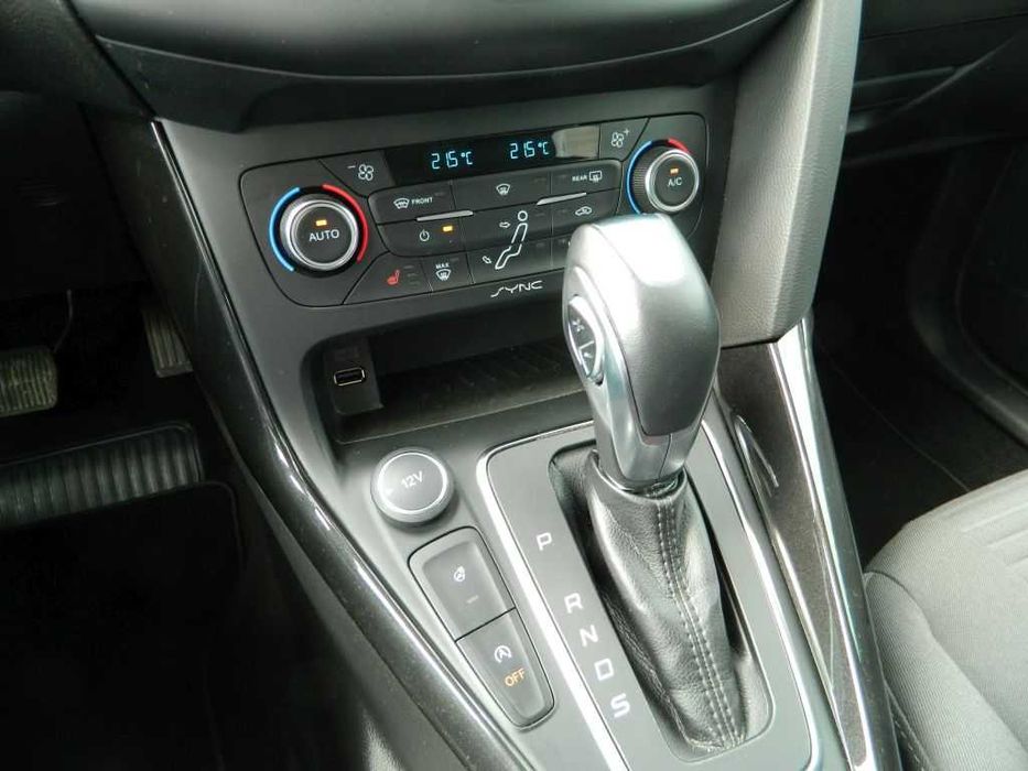 vand ford focus an 2015 primul proprietar