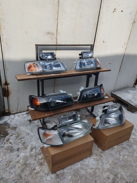 Фары на Toyota Carina E Black WHITE