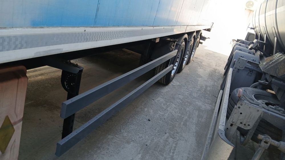 Izatermik yarim tirkama