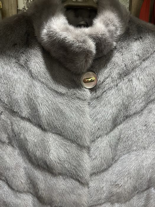 Продам норковую шубу