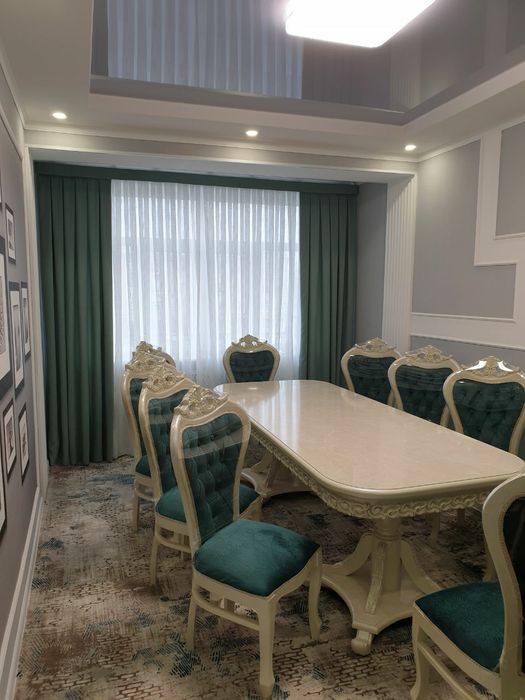 Срочно продаётся стол стулья в идеальном состоянии