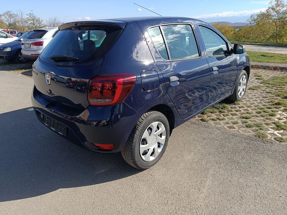 Dacia Sandero Carte service la Dacia, la zi !! 65.000 km
