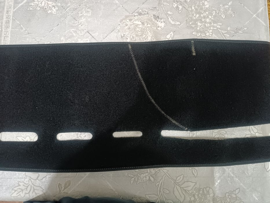 Накидка на панель mercedes 124