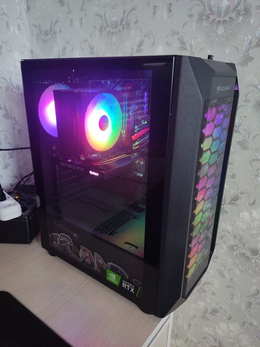 Игровой компьютер +геймпад в подарок