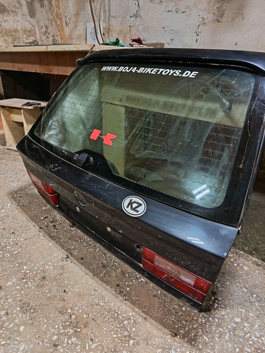 Продам крышку багажника от BMW