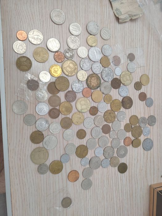 Lot de 108 monede + 2 bancnote