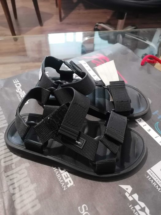 Детски сандали черни