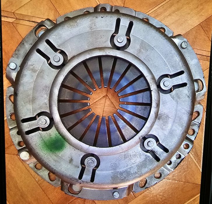Продам комплект сцепления на Ларгус