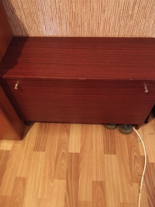 Продам обувной шкаф.