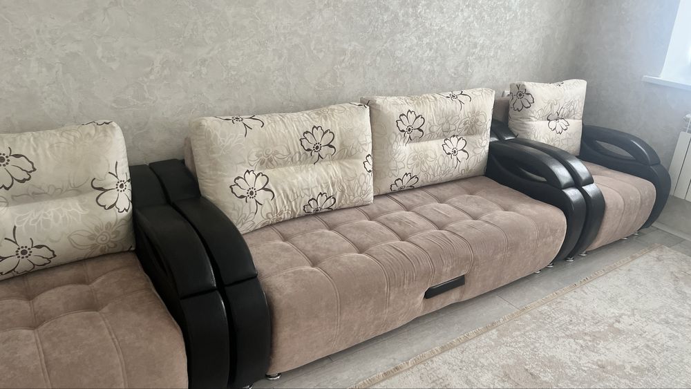 Мягкий диван + 2 кресла (комплект), раскладной, отличное состояние