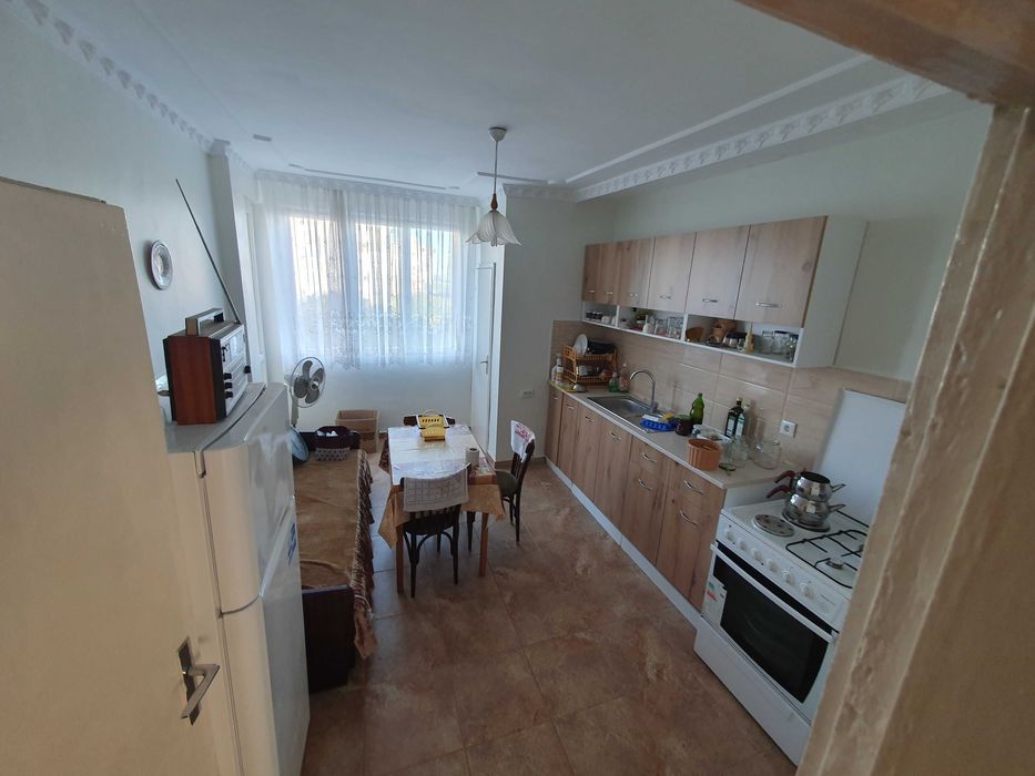 Продава се Тристаен апартамент в Силистра, Център - 130 кв.м за 706 €/кв.м - Снимка #3