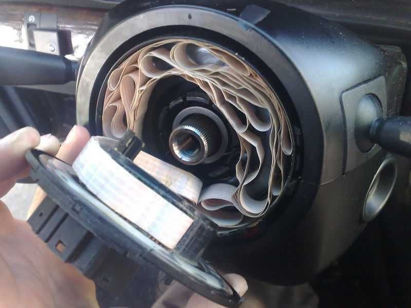 Recondiționez panglica airbag volan. Senzorii de poziție volan.