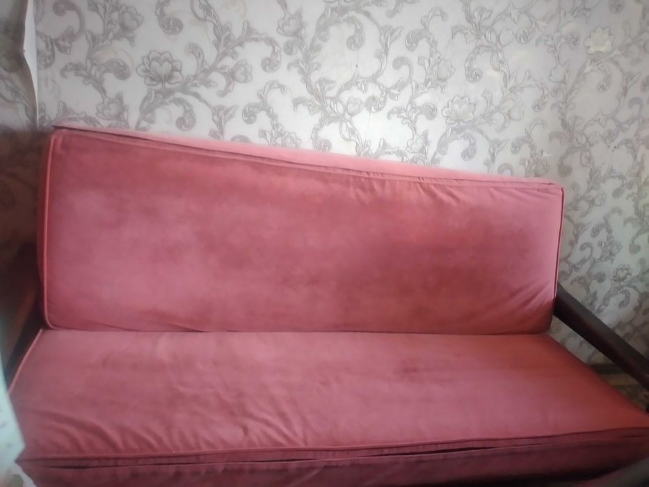 Мебел  из дома б/у стол, стул 6 та, диван, кресло, шкаф. самовывоз