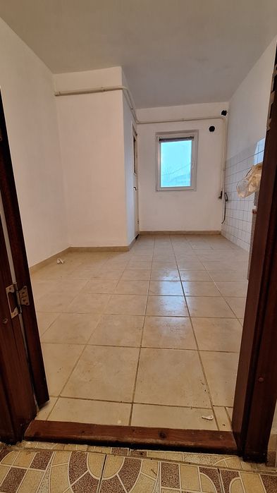 Vand apartament cu 3 camere