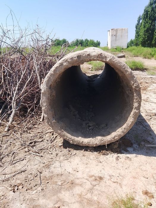 6 Metrlik beton truba satiladi.