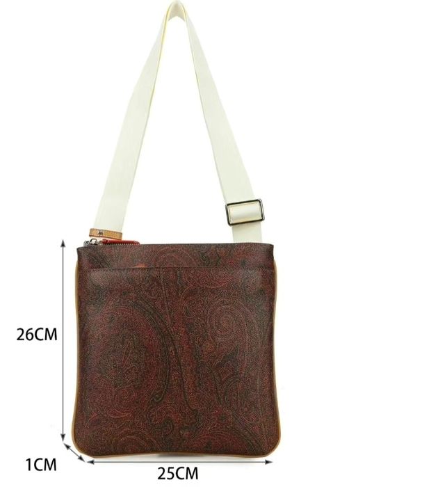 Барсетка ETRO с белом ремешком

41