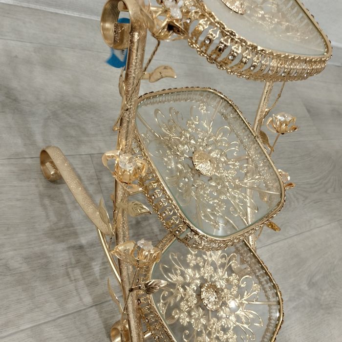 Продам посуду этажерка