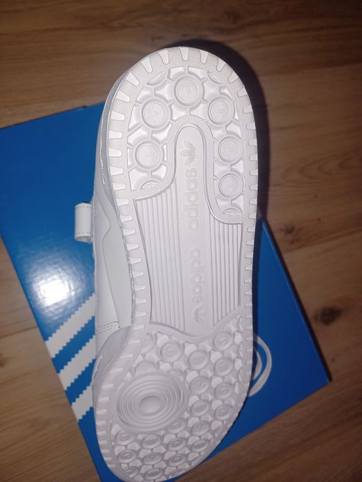 Vând adidași originali Adidas