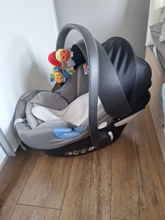 продавам кош за кола Cybex Aton B2 i-size + base One + адаптери