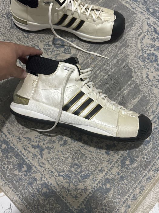 Крассовки Adidas 50 размер