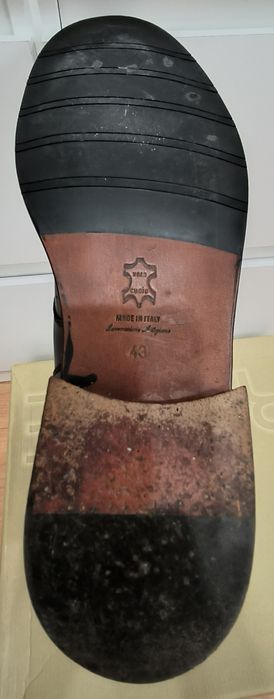 Cizme bărbați din piele, marca Pollini, mărimea 43