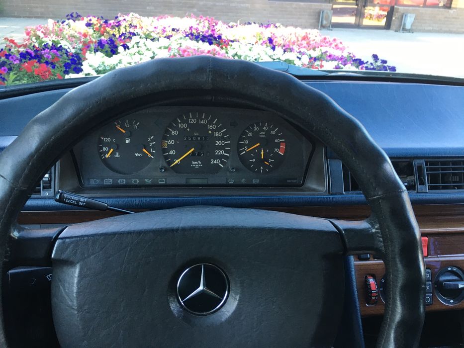 Продам w124, E300, японец,