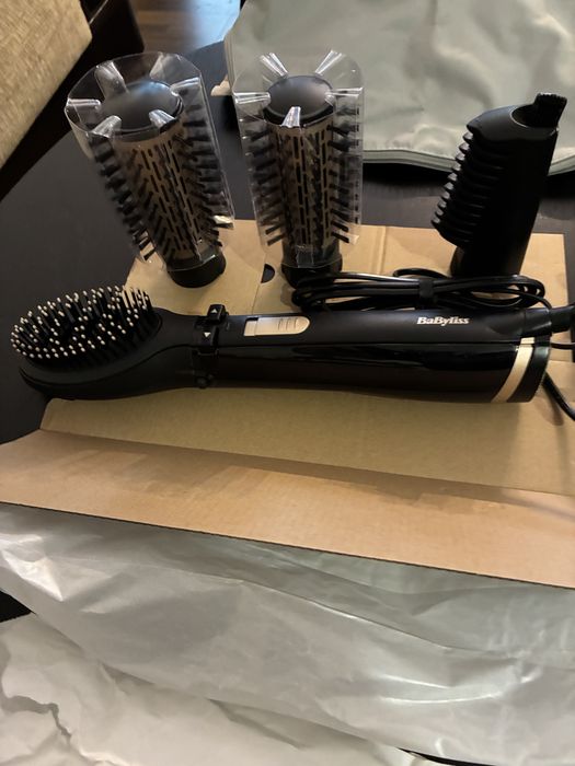 Perie rotativa 1000w + 4accesorii BaByliss.