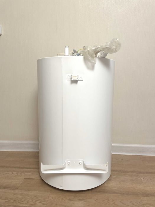 Водонагреватель Ariston, 80л