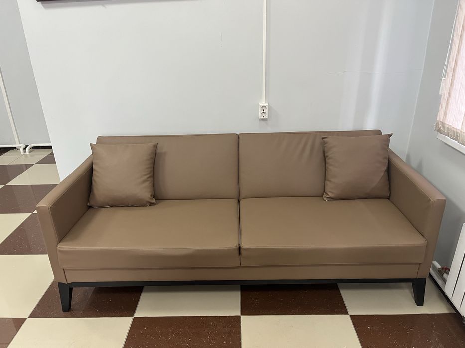 Продам почти новый диван