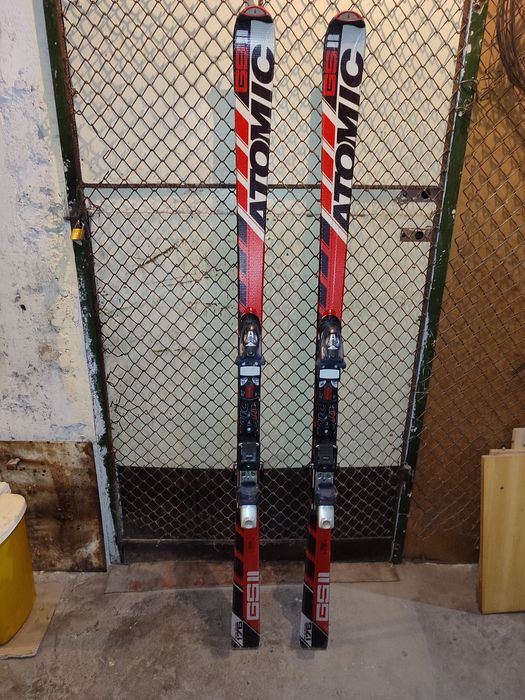 Ски Atomic 176 и Rossignol 170