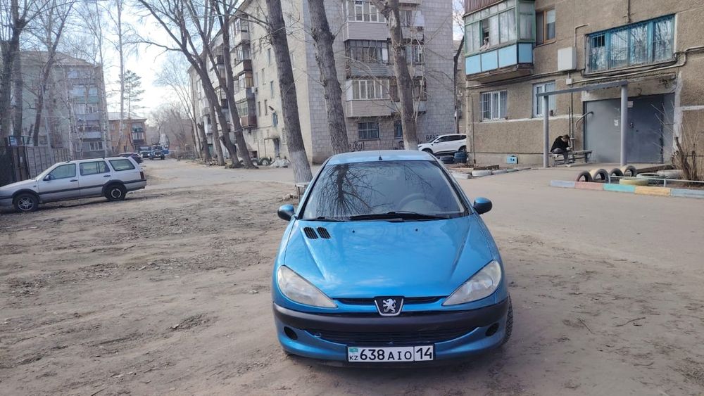 Продам автомобиль Пежо