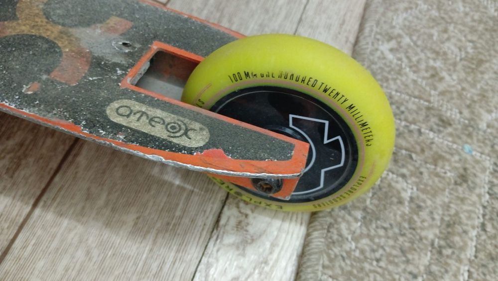 Самокат трюковой срочно продам