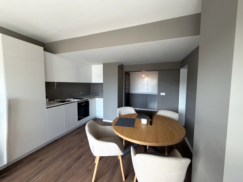 Чисто нов южен апартамент до НБУ и метро - с опция за наемане на подземен гараж за 2 коли (доплаща се допълнително)