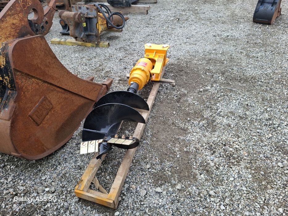 Burghiu pentru excavatoare