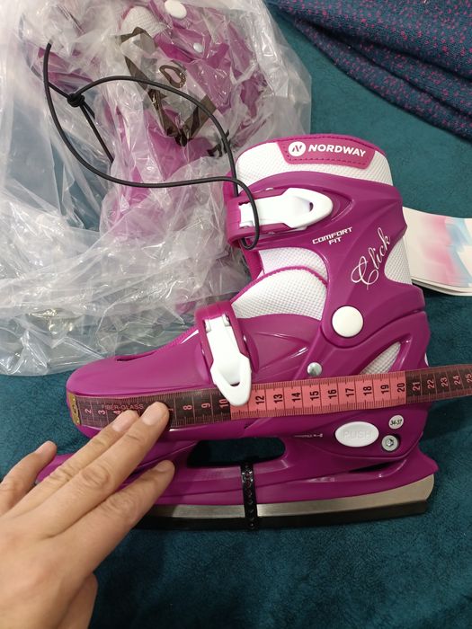 Коньки новые 34-37 размер