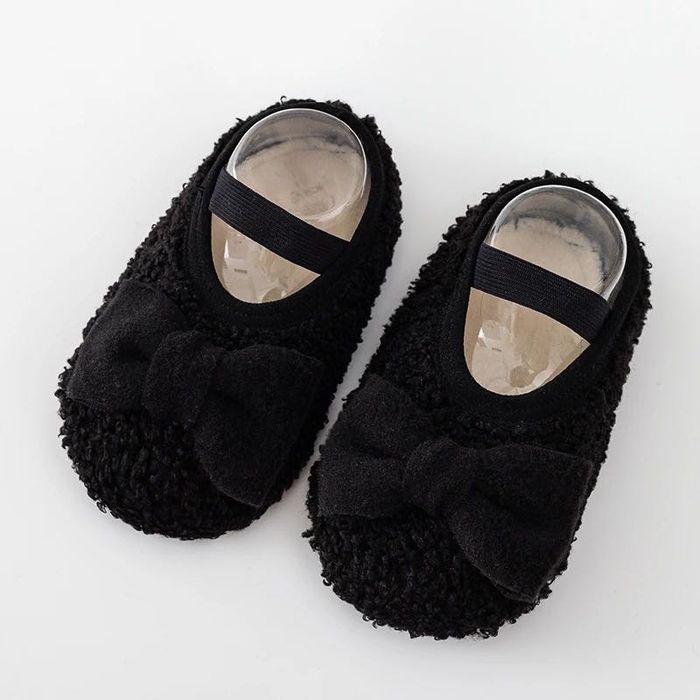 Черные чешки для девочки