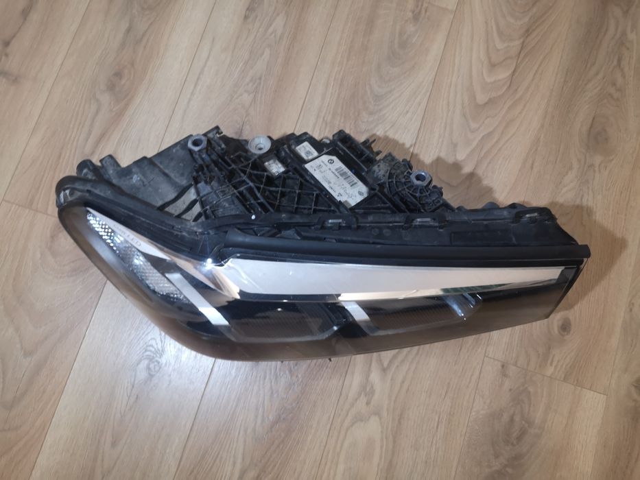 Far bmw f90 g30 M5 dreapta LED