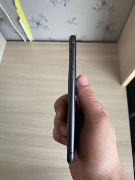 Айфон 11 на 128 гб акб 79%