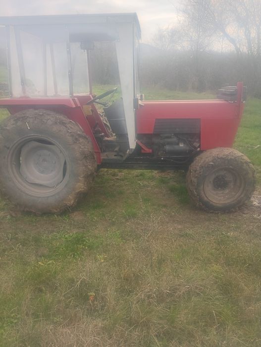 Vând tractor 4x4