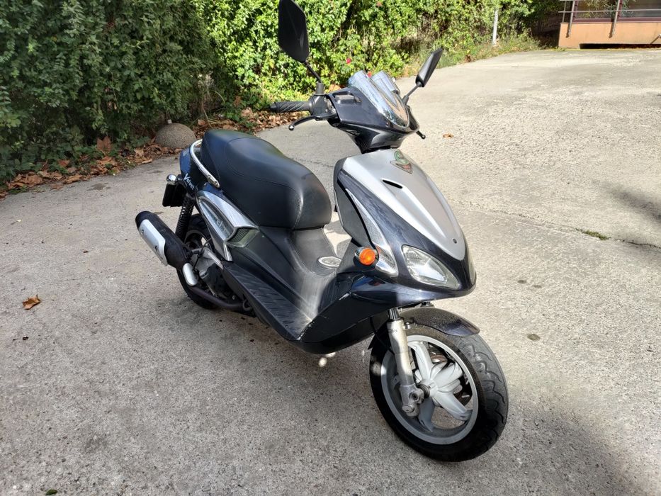 Scuter Benelli Velvet 150