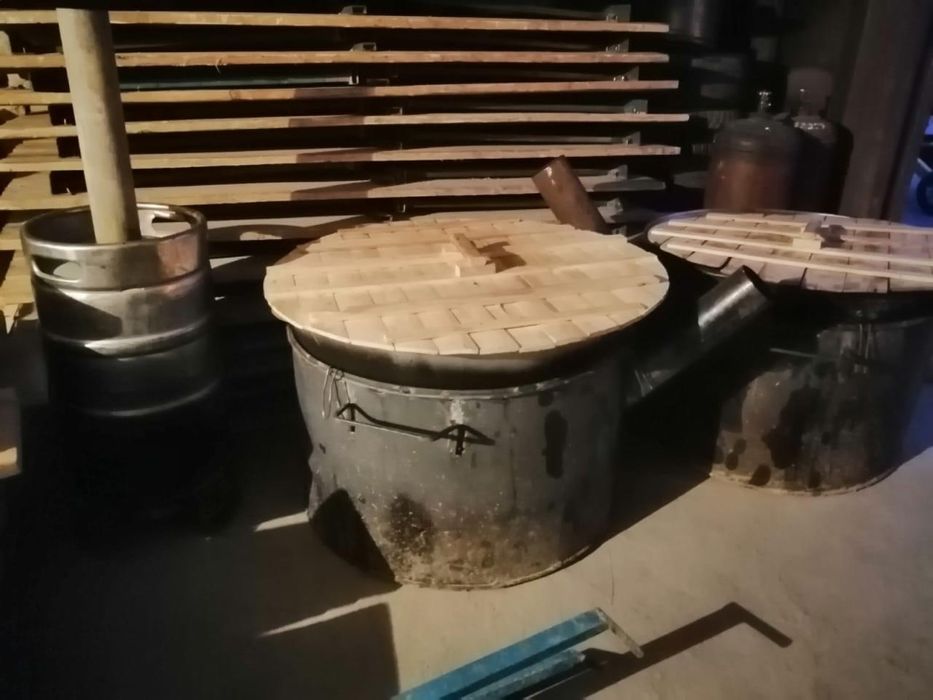 Палатка арендаға беріледі.   Газон, ыдыс-аягымен!