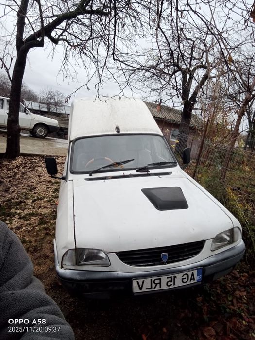 Vând mașină Dacia