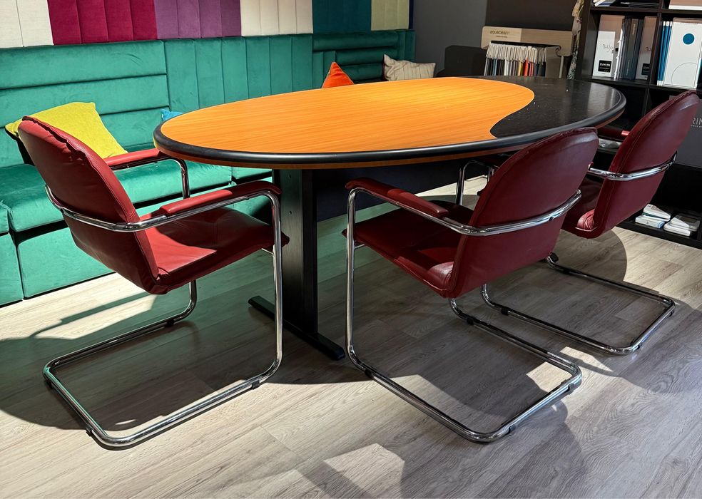 Birou oval + 3 scaune piele naturala