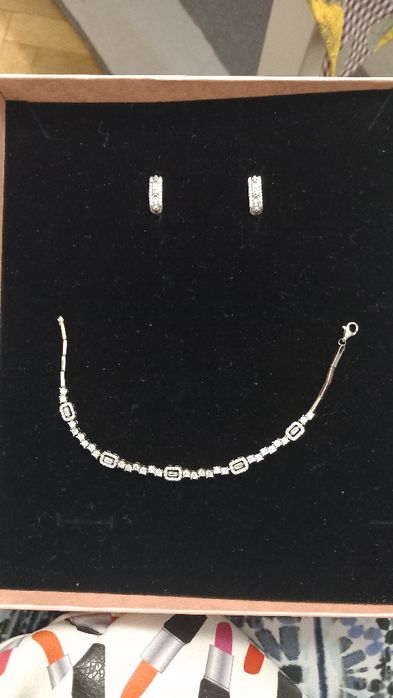 Сребърни гривна и обеци с циркони