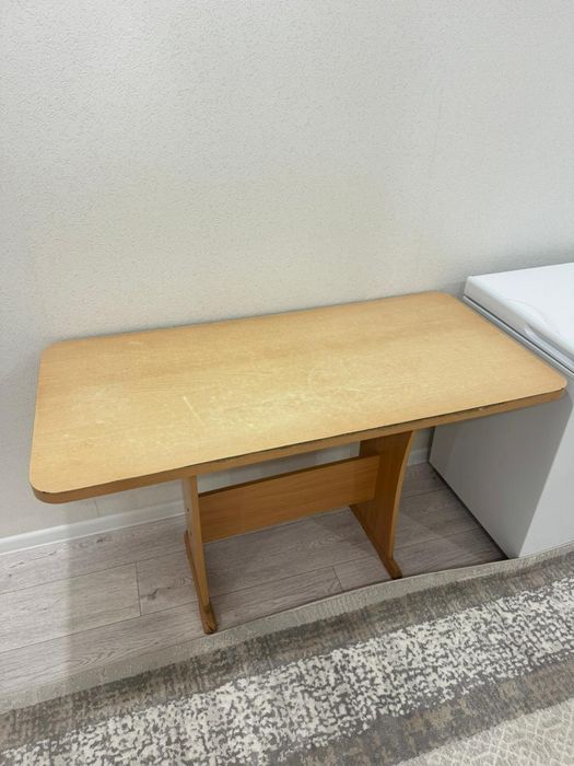 Продам кухонный стол