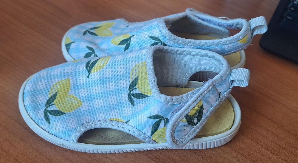 Пантофи "Carter's" номер 27- 2 чифта